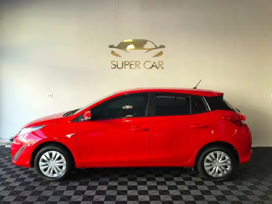 TOYOTA-YARIS-2020