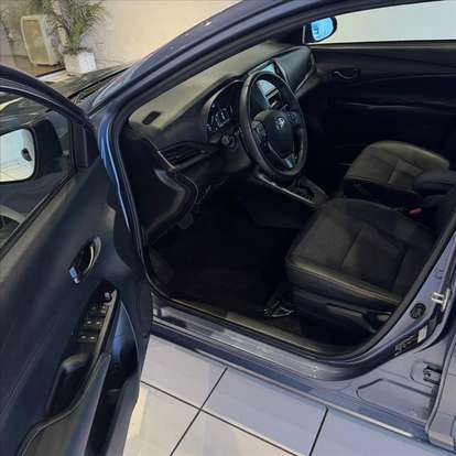 TOYOTA-YARIS-2024