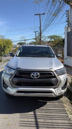 TOYOTA HILUX 2.8 D-4D TURBO DIESEL CD SR 4X4 AUTOMÁTICO