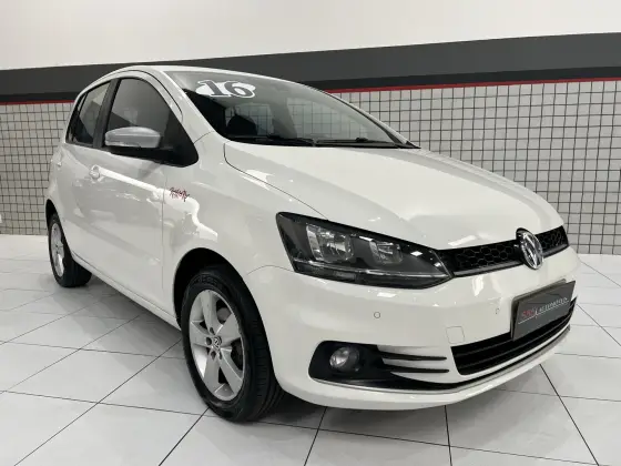 VOLKSWAGEN FOX 1.6 MI ROCK IN RIO 8V FLEX 4P MANUAL VOLKSWAGEN FOX 1.6 MI ROCK IN RIO 8V FLEX 4P MANUAL