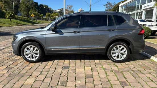 VOLKSWAGEN-TIGUAN-2018