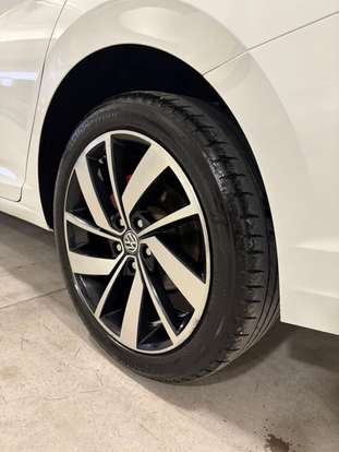 VOLKSWAGEN-JETTA-2019