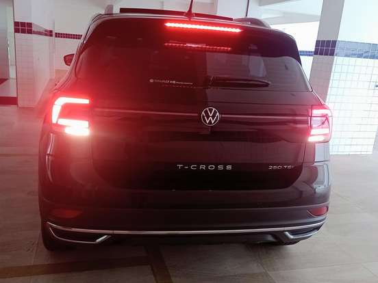 VOLKSWAGEN-T-CROSS-1.4 250 TSI TOTAL FLEX HIGHLINE AUTOMÁTICO VOLKSWAGEN-T-CROSS-2023