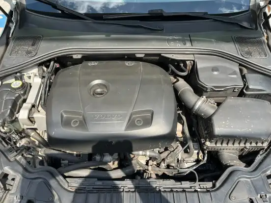 VOLVO-V60-2.0 T5 MOMENTUM TURBO GASOLINA 4P AUTOMÁTICO VOLVO-V60-2015