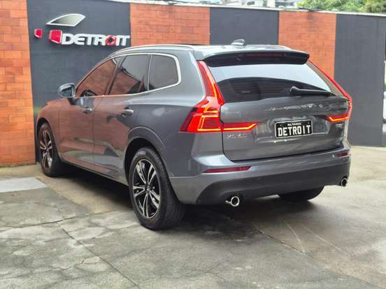 VOLVO-XC60-2018