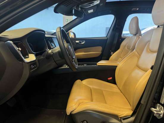 VOLVO-XC60-2019