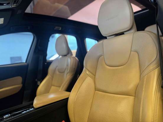 VOLVO-XC60-2019
