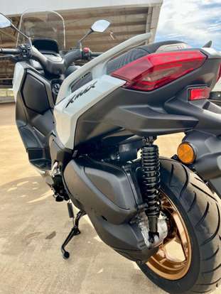 YAMAHA-XMAX 300 CONNECTED ABS-2026