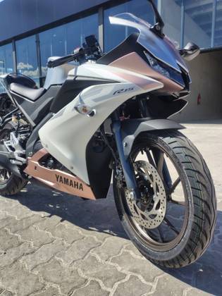 YAMAHA YZF R15 