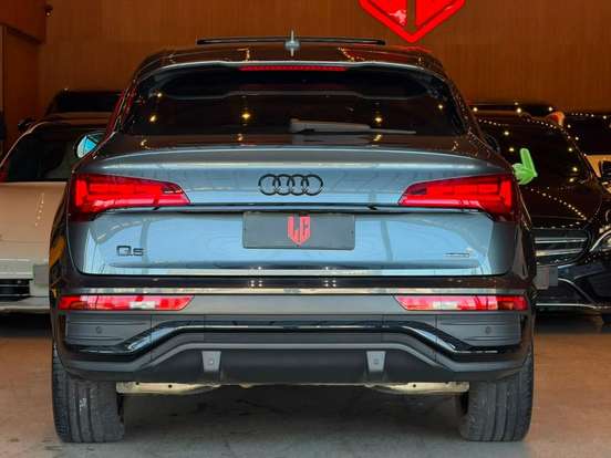 AUDI-Q5-2022