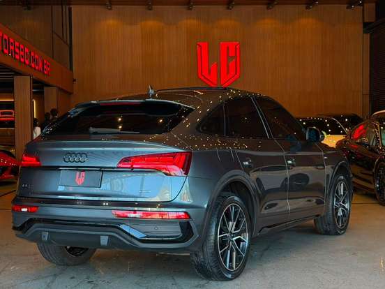 AUDI-Q5-2022
