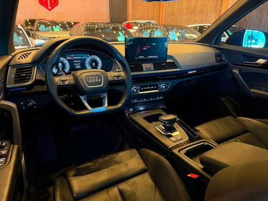AUDI-Q5-2022