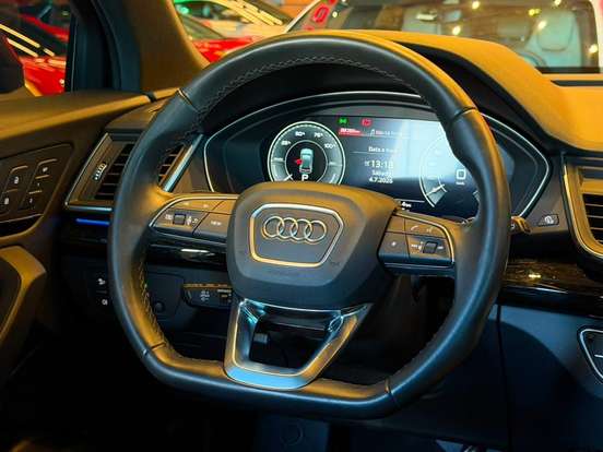 AUDI-Q5-2022