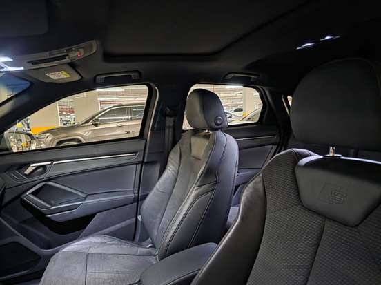 AUDI-Q3-2023