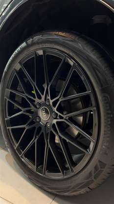 AUDI-Q3-2024