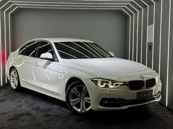 BMW-320i-2017