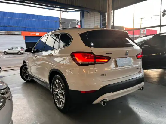 BMW-X1-2021