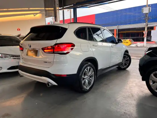 BMW-X1-2021