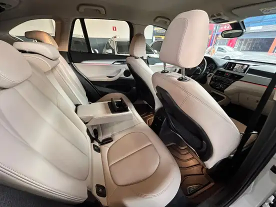 BMW-X1-2021