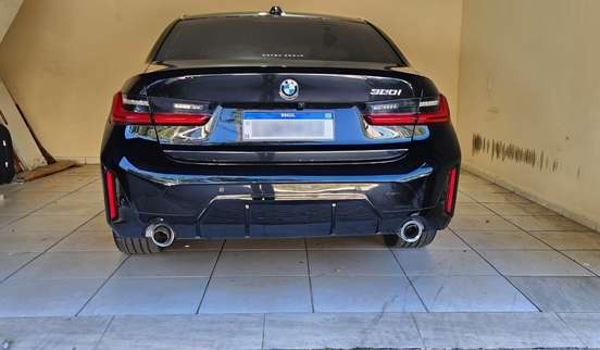 BMW-320i-2024