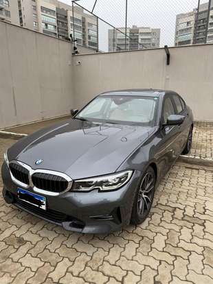BMW-320i-2020
