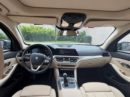 BMW-320i-2020