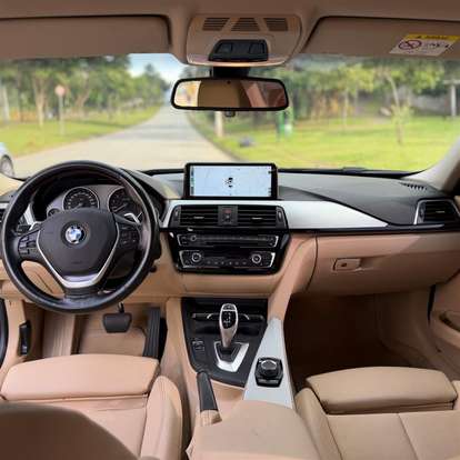 BMW-320i-2018