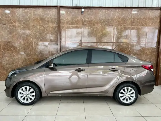 HYUNDAI HB20S 1.6 COMFORT PLUS 16V FLEX 4P MANUAL HYUNDAI HB20S 1.6 COMFORT PLUS 16V FLEX 4P MANUAL