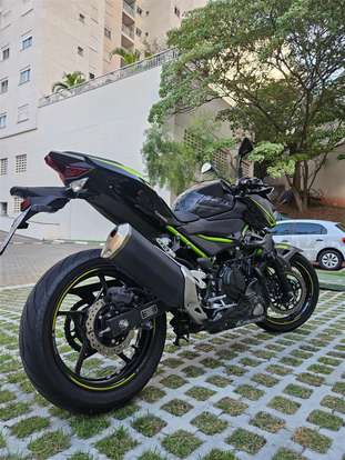 KAWASAKI-Z400-2023