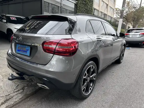 MERCEDES-BENZ-GLA 200-2018