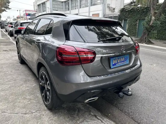 MERCEDES-BENZ-GLA 200-2018