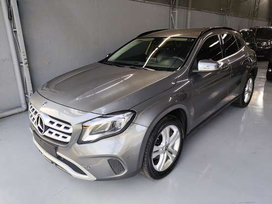 MERCEDES-BENZ-GLA 200-2019