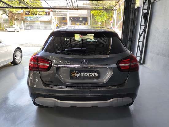 MERCEDES-BENZ-GLA 200-2019