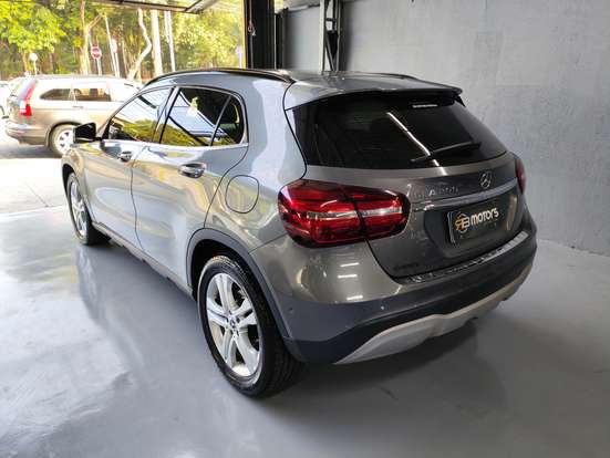 MERCEDES-BENZ-GLA 200-2019