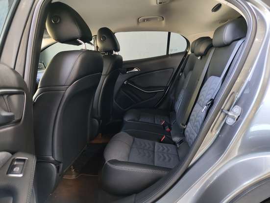 MERCEDES-BENZ-GLA 200-2019