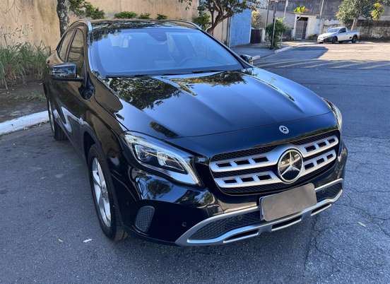 MERCEDES-BENZ-GLA 200-2019