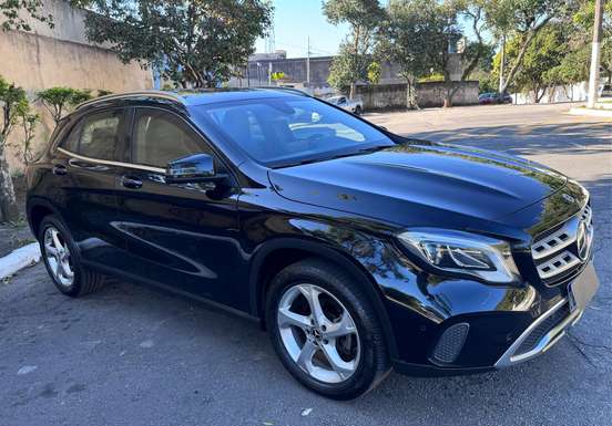 MERCEDES-BENZ-GLA 200-2019