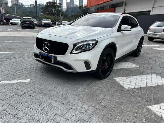 MERCEDES-BENZ-GLA 200-2019