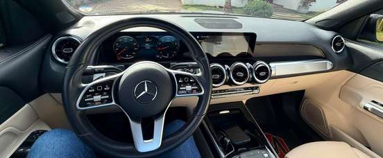 MERCEDES-BENZ-GLB 200-2021