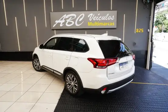 MITSUBISHI-OUTLANDER-2.0 16V GASOLINA 4P AUTOMÁTICO MITSUBISHI-OUTLANDER-2016