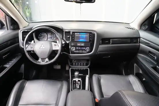 MITSUBISHI-OUTLANDER-2.0 16V GASOLINA 4P AUTOMÁTICO MITSUBISHI-OUTLANDER-2016