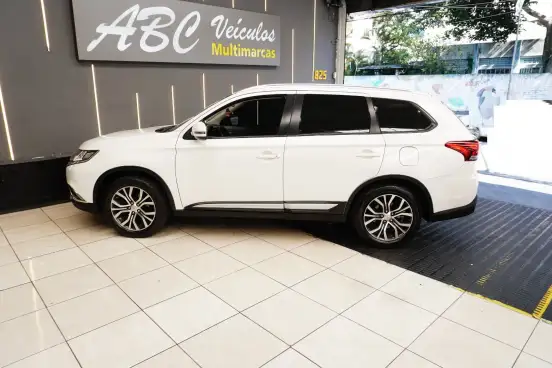 MITSUBISHI-OUTLANDER-2016