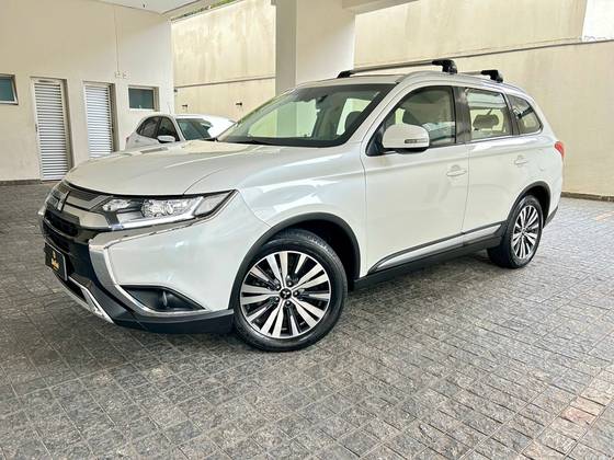 MITSUBISHI OUTLANDER 2.0 MIVEC GASOLINA HPE AUTOMÁTICO