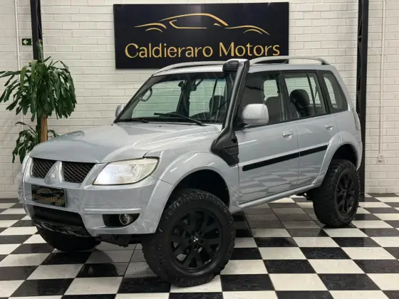 MITSUBISHI PAJERO TR4 2.0 4X4 16V 140CV FLEX 4P AUTOMÁTICO MITSUBISHI PAJERO TR4 2.0 4X4 16V 140CV FLEX 4P AUTOMÁTICO