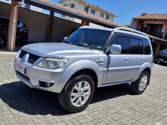 MITSUBISHI-PAJERO TR4-2.0 4X4 16V 140CV FLEX 4P AUTOMÁTICO MITSUBISHI-PAJERO TR4-2010
