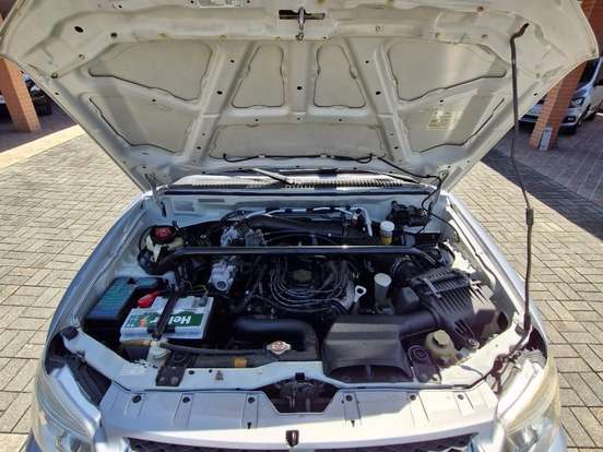 MITSUBISHI-PAJERO TR4-2.0 4X4 16V 140CV FLEX 4P AUTOMÁTICO MITSUBISHI-PAJERO TR4-2010