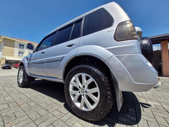 MITSUBISHI-PAJERO TR4-2010