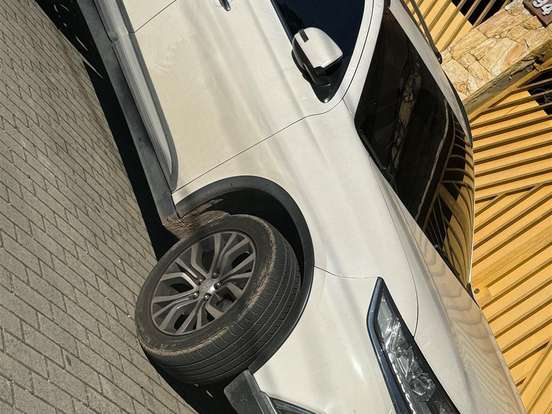 MITSUBISHI-OUTLANDER-2.2 4X4 16V DIESEL 4P AUTOMÁTICO MITSUBISHI-OUTLANDER-2015