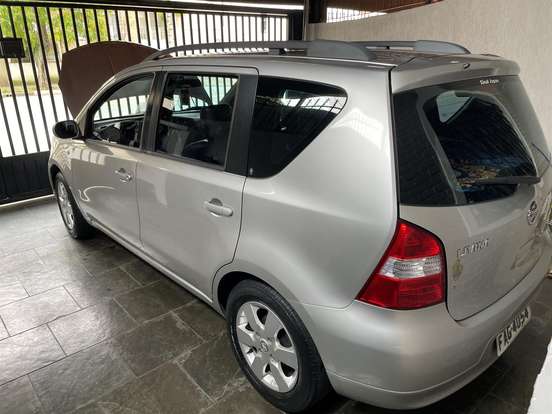 NISSAN-LIVINA-1.6 SL 16V FLEX 4P MANUAL NISSAN-LIVINA-2011