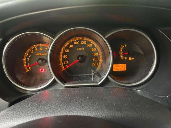 NISSAN-LIVINA-2011